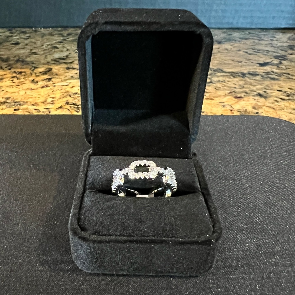 Eternity Link Luxury Ring - Stainless Steel Simulated Diamonds - Ring Sizes: 6-8